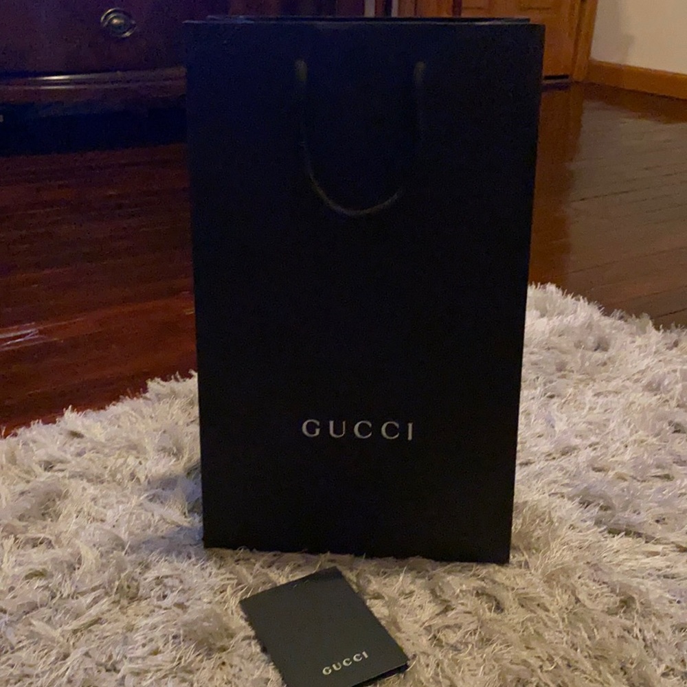 Gucci shopping bag 9” x 15 “